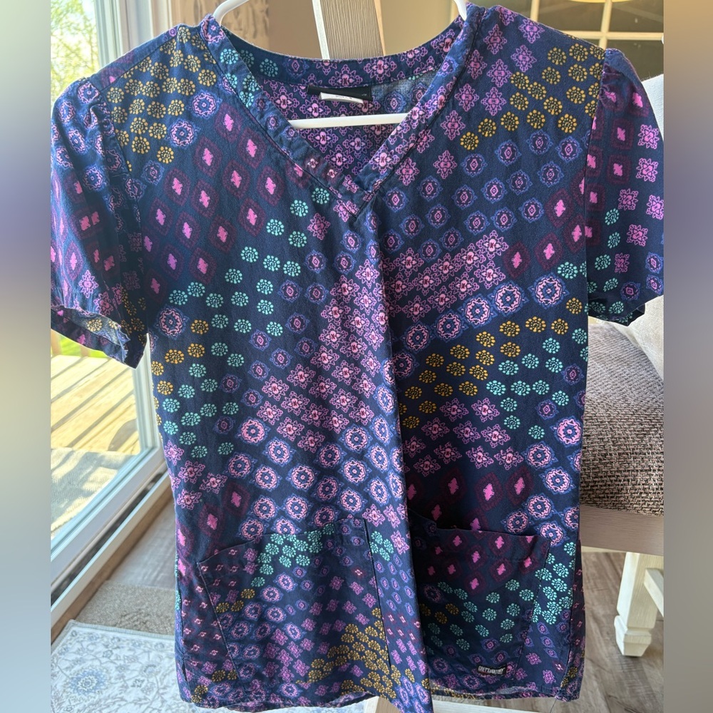 Grey's Anatomy Patterned Scrub Top